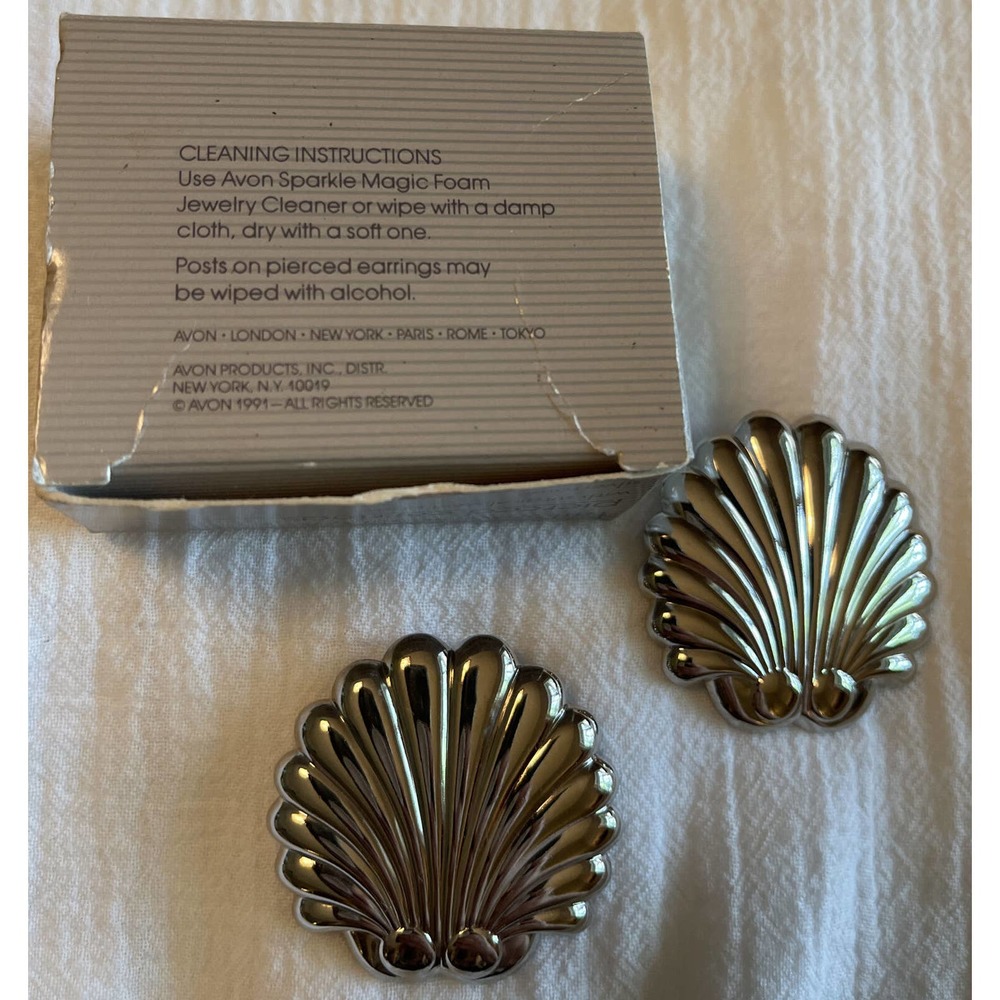 Avon Vintage 1991-Silver color Tailored Scallops. Large Size. - Picture 3 of 5
